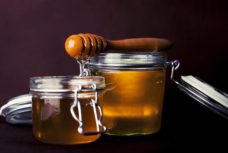 Honey and Oatmeal Face Scrub